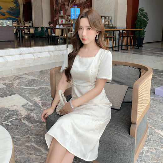 【清仓超15天不保价】奢姿大码女装2025夏季时尚方领旗袍连衣裙胖妹妹提花减龄开衩裙子9952890433【1】 商品图0