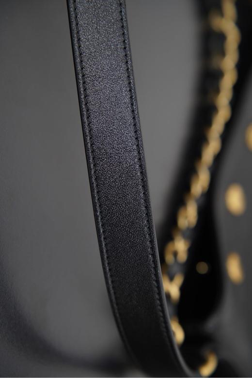 D061821复古做旧风金属排扣重量感的双吊坠设计单肩斜挎包 商品图14