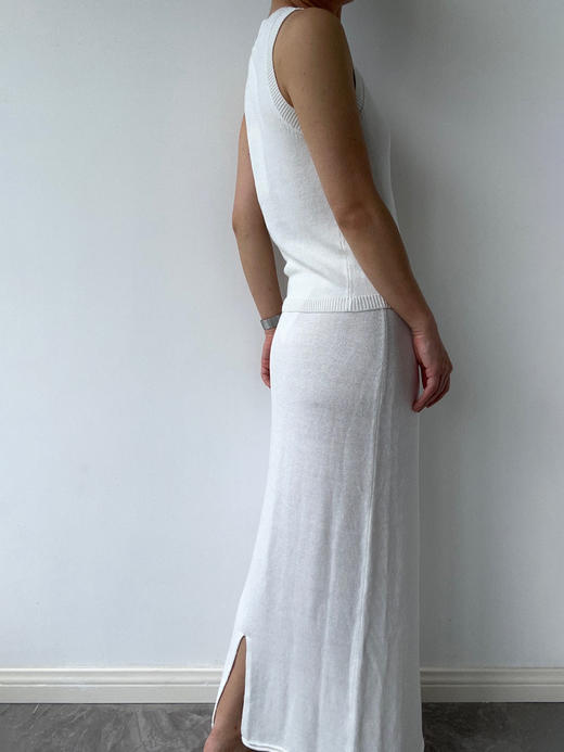 ZAANLI｜ZNSS25042 亚麻粘纤微光串珠马甲针织背心 [ 浅银白 / 雾黑 ] 商品图10