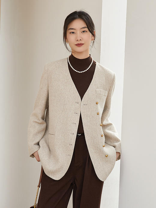 米白色人字纹毛呢西装外套 复古风斜门襟单排扣大口袋上衣 春秋季高级感显瘦百搭女式中长款呢子西服 商品图0