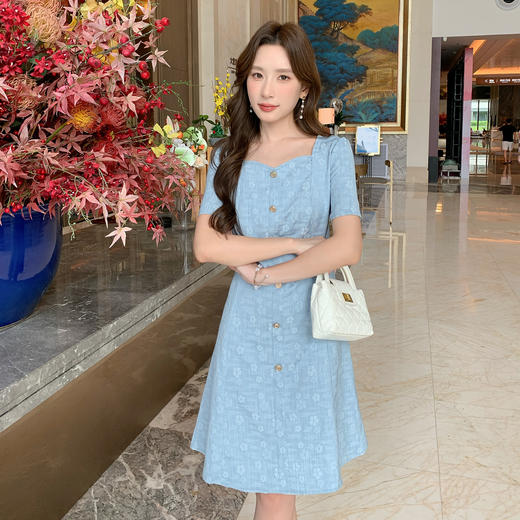 奢姿大码女装2025夏季新款时尚纽扣装饰简约方领短袖提花连衣裙9952890550 商品图4