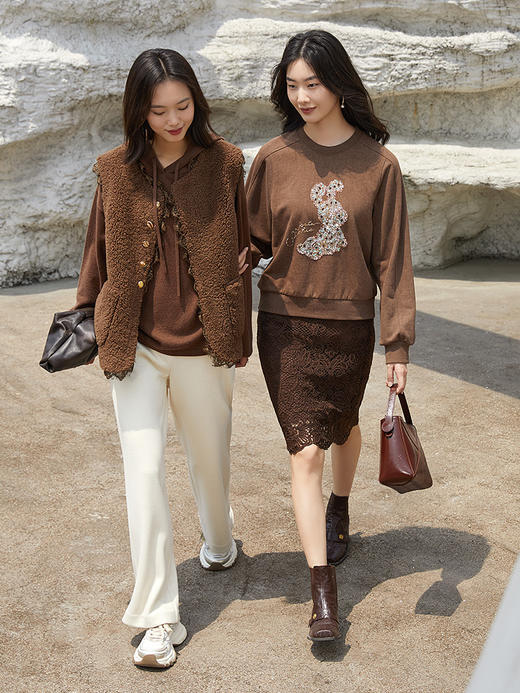 秋冬新款复古棕色圆领卫衣 亮片卡通图案设计感短款上衣 宽松慵懒风减龄套头衫 商品图1