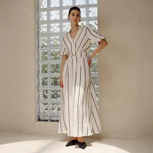 条纹短袖亚麻连衣裙 商品图0