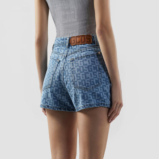 GCDS 女士字母徽标贴片牛仔短裤 浅蓝色 A2OW3100DA2 75 商品图2