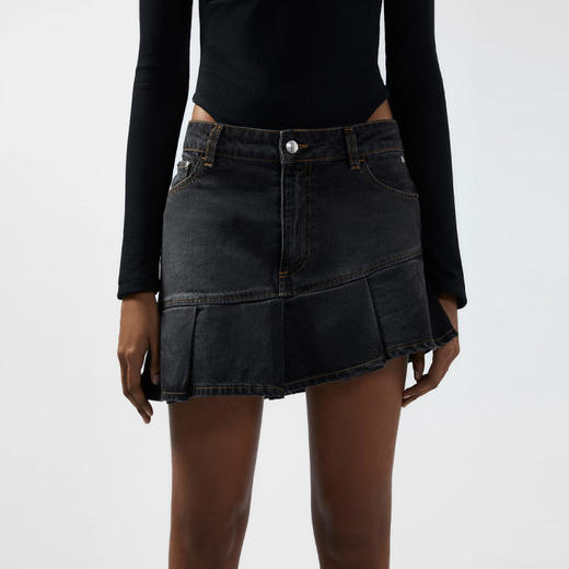 GCDS 女士字母徽标贴片棉质褶饰石洗牛仔迷你裙 黑色 A2OW3202DA0 99 商品图1