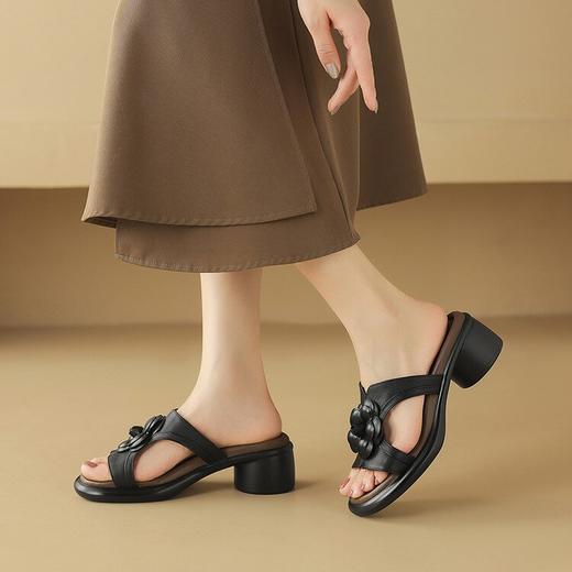 【预售5天】超轻柔软舒适厚底外穿拖鞋，粗高跟圆头露趾真皮花朵凉鞋NDXC&7112 商品图4