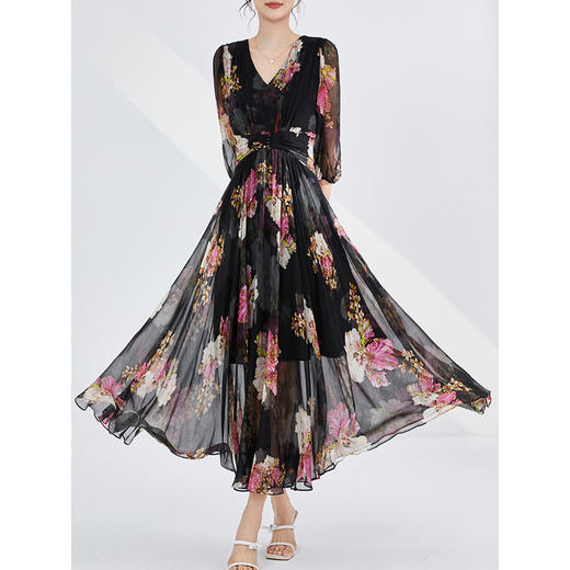 「高货oyg」【铂金会员588/天猫799/差价211】(05324)洛诗琳气质V领真丝印花连衣裙2025夏季气质收腰A字茶歇裙oyg 商品图2