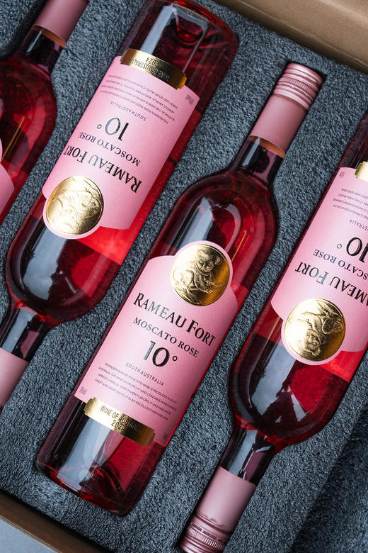 【澳洲原瓶进口 20年老藤葡萄 口感清爽灵动】摩图堡·10珍藏莫斯卡托桃红葡萄酒10%vol 750ml*6支 商品图3