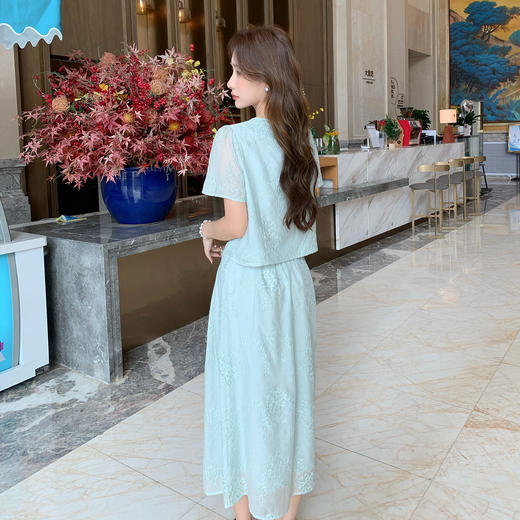 【清仓超15天不保价】奢姿大码女装2025夏季减龄刺绣设计圆领两件套胖妹妹时尚国风套装9952969811【1】 商品图3