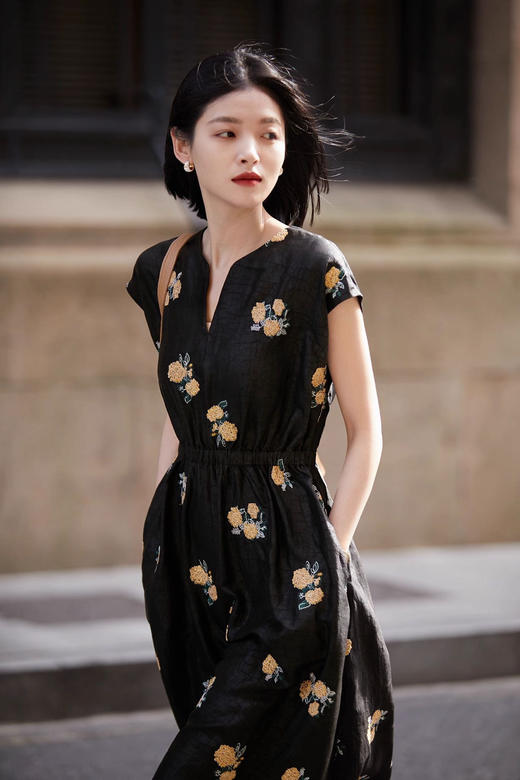 桑蚕丝人丝香云纱丝裂纹刺绣青樱花连衣裙 商品图4