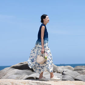 牧衣游 吊蓝染印花100支纯棉连衣裙新款无袖文艺宽松长裙 城烟雨