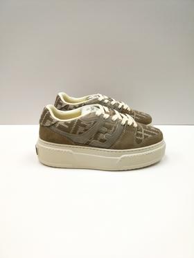 女款Match厚底运动鞋011