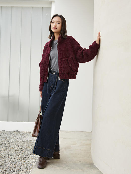 酒红色立领拉链羊羔毛外套 短款宽松毛绒夹克 口袋纽扣装饰秋冬保暖上衣 商品图1