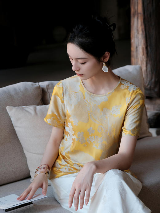 盛唐婧| 桑蚕丝牡丹提花修身国风简约短袖-黄色 商品图3