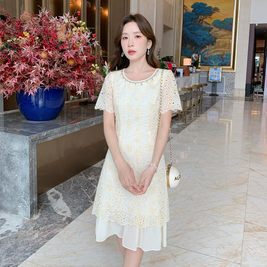奢姿大码女装2025夏季新款时尚圆领短袖裙子胖妹妹气质蕾丝连衣裙9952890605 商品图0