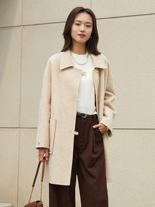 米白色翻领毛呢大衣 复古风单扣大口袋中长款外套 秋冬高级感显瘦百搭女式呢子上衣 商品图0