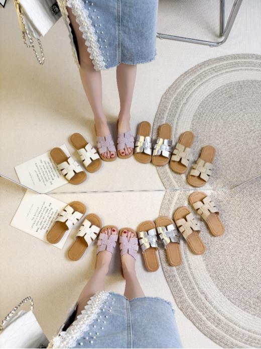 宝子们！【夏日度假风舒软编织一字拖鞋2521】，只要 💰59 就能拿下，性价比直接拉满💥！ 专柜价：💰 590 旗舰店 ：💰 385 今日秒杀价：💰59 商品图0