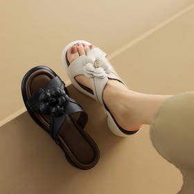 【预售5天】超轻柔软舒适厚底外穿拖鞋，粗高跟圆头露趾真皮花朵凉鞋NDXC&7112