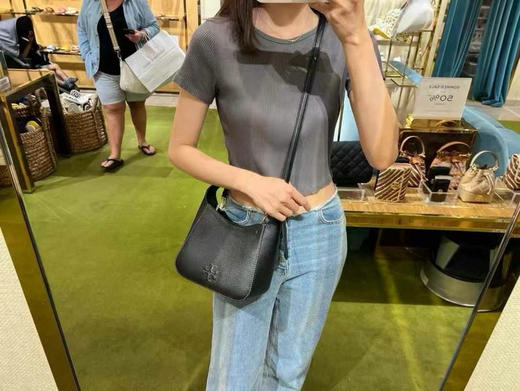 ¥1200🇺🇸Tory Burch 新款🔥TB Thea菜篮子包，大小刚好，可以收纳三折小伞，小水杯，皮质手感柔软 商品图4