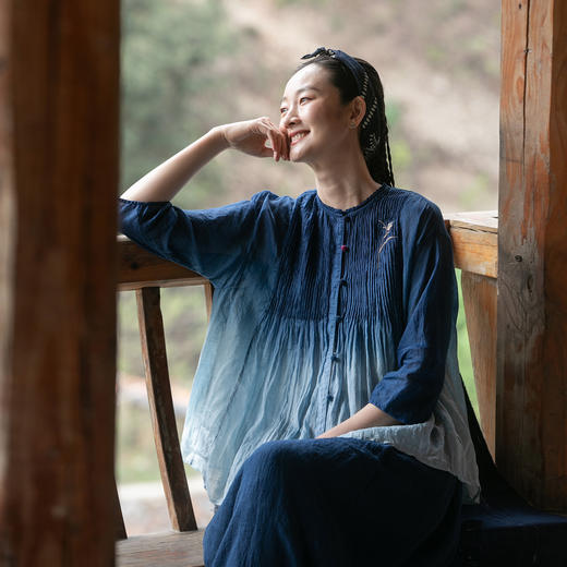 牧衣游原创 刺绣吊蓝染苎麻短外套夏轻薄质朴渐变文艺开衫 水晶宫 商品图0