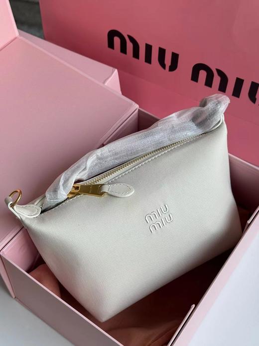 D061833饭盒包 gabardine面料刺绣同色LOGO标志休闲包 商品图4