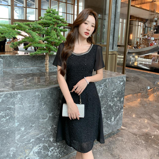 奢姿大码女装2025年夏季高级感钉钻链领气质大方优雅款连衣裙9952822039 商品图1
