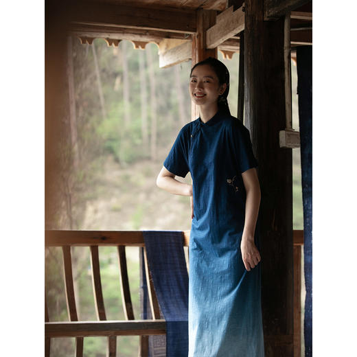 牧衣游原创 吊蓝染棉质连衣裙手绣质朴文艺复古新中式长裙 乐涛 商品图3