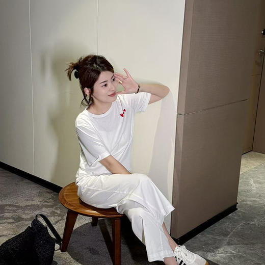 【预售7天】良木礼圆领爱心白T（4110精0972） 商品图4