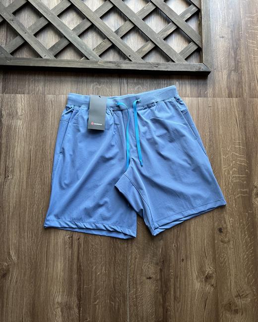 点此购买 lulu露露Zeroed ln系列男士户外运动速干芯吸综训功能性短裤五分裤 xj 321614 商品图3