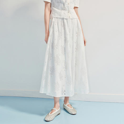 优雅度假风镂空刺绣半裙25夏精致浪漫感伞摆裙(货号:MF86SK012A1001) 商品图4