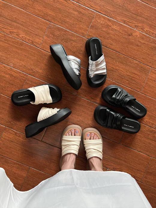 穿搭博主的秘密㊙️！【足弓厚底增高一字拖鞋】原地增高5.5cm‼️妥妥的大长腿‼️ 商品图4
