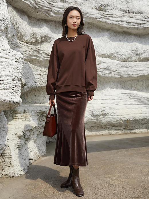 焦糖棕宽松圆领卫衣 灯笼袖小标装饰休闲上衣 秋冬慵懒风复古质感套头衫 商品图1