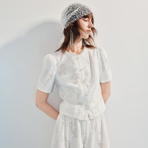 华丽宫廷风压褶蕾丝25夏修身优雅气质上衣女(货号:MF86TP018A1001) 商品图1