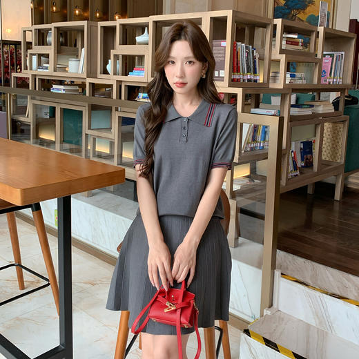 【清仓超15天不保价】奢姿大码女装2025夏季新款减龄翻领针织衫半身裙套装短裙两件套9652969836 商品图2