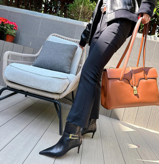 westory秋冬真皮尖头细跟显瘦优雅高级皮带扣短靴女W24DS84031 商品图7