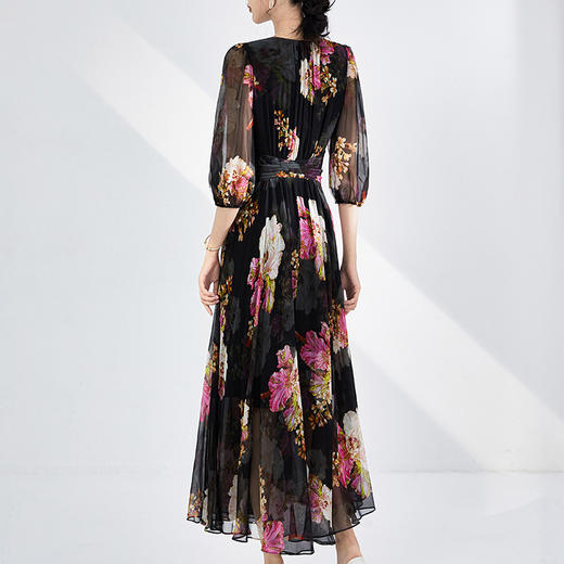 「高货oyg」【铂金会员588/天猫799/差价211】(05324)洛诗琳气质V领真丝印花连衣裙2025夏季气质收腰A字茶歇裙oyg 商品图3