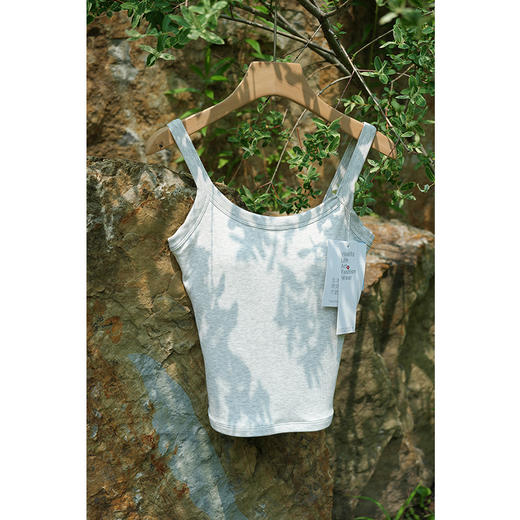 【贝拉推荐 自留款！】自带杯垫 免穿BRA 休闲肩带内置垫背心 高弹软糯 舒适透气 胶原蛋白养肤背心 商品图9