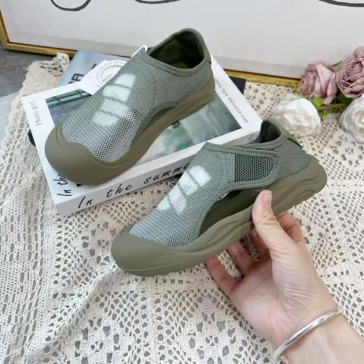 🌈【英氏YeeHo0夏季童鞋魔术贴凉鞋YHHB252910款】🌵颜色搭配活泼亮眼，超级适合活力满满的春夏 鞋身又软又轻，🌟穿在脚上完全没有负担 商品图6