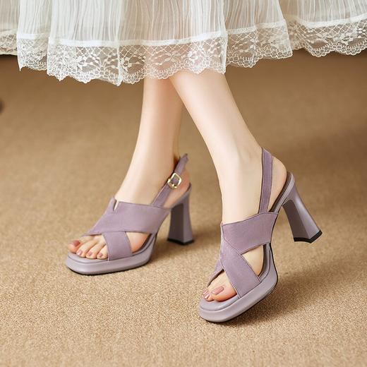 【预售5天】夏季高级感黑色气质粗跟磨砂防水台高跟凉鞋女MWLR&W2446-2 商品图2