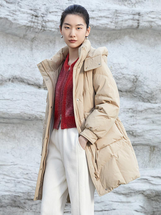 2025 秋冬浅卡其色中长款连帽羽绒服女 大口袋工装风加厚保暖面包服 宽松休闲通勤防风御寒长款羽绒外套 商品图1