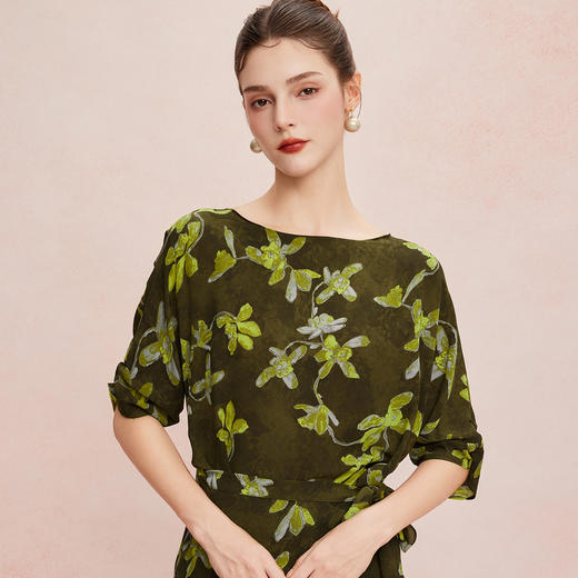 QF8E4斯尔丽25新款法式浪漫印花上身宽松下身包裹式挡小肚腩显高连衣裙 商品图4