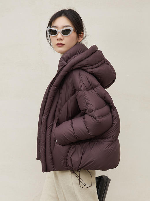 复古酒红色连帽羽绒服 廓形宽松短款上衣 冬季加厚保暖设计感压纹面包服外套 商品图0