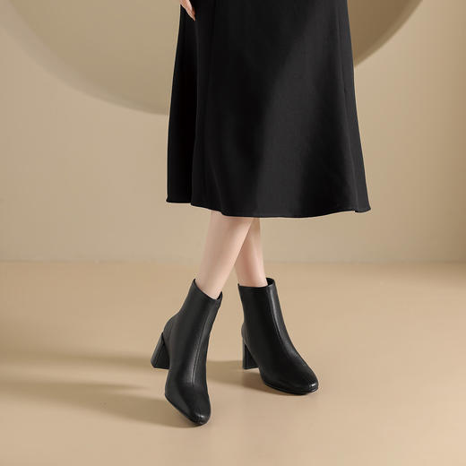 westory2024年秋冬新款英伦风厚底增高百搭马丁短靴女S24DS84601 商品图4