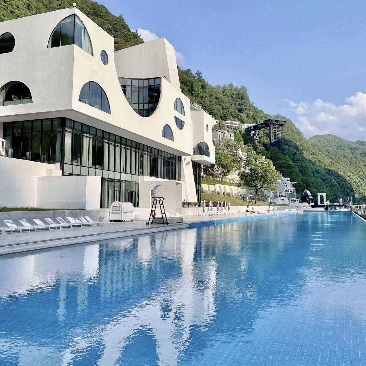 那云度假村^悬崖上的天空之城丨崖间·滑梯/家庭/驻云房型（3选1）1晚套餐丨丽水景宁