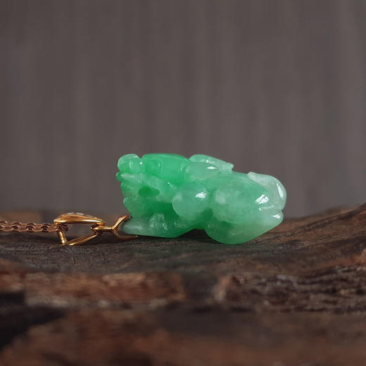 【天然正品】A货翡翠AU750玫瑰金镶钻镶天然糯种绿色瑞兽造型翡翠吊坠项链30.4*13.1*11.5MM（皆取最大值）女士现售价：780特价！090525NJM06 商品图6