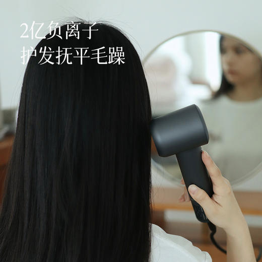 【3分钟速干秀发  好用不伤发】罗拉高速锤子吹风机  个头小巧轻便  出行携带无负担  2亿负离子护发抚平毛躁  恒温干发更健康~ 商品图2