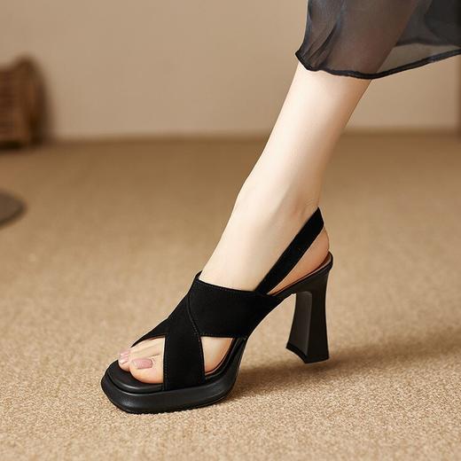 【预售5天】夏季高级感黑色气质粗跟磨砂防水台高跟凉鞋女MWLR&W2446-2 商品图3