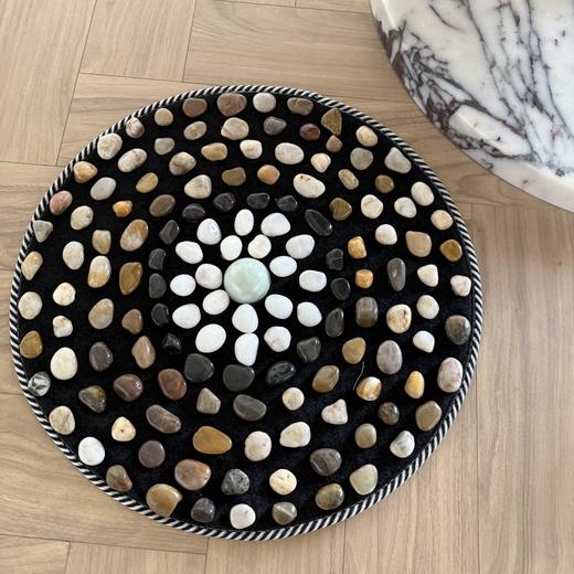 【晶脉鹅卵石足底按摩垫】某宝同款158💰，踩出健康，老中医推荐❗️爸妈抢着用 ✅天然鹅卵石，手工排列精准覆盖足底穴位   ✅黄金凸点高度，适配亚洲人足型 商品图0