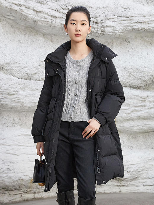 2025 秋冬黑色连帽长款羽绒服女 大口袋工装风加厚保暖过膝面包服 宽松休闲通勤防风御寒羽绒外套 商品图1