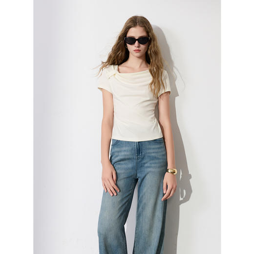 三彩2025夏季新款通勤气质设计感扭结上衣斜领T恤修身短款S 商品图1